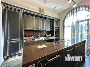 Дом 520м&sup2;, 2-этажный, участок 11 сот.  