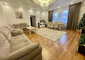 Дом 165м&sup2;, 2-этажный, участок 4 сот.  