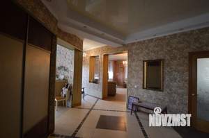 Дом 300м&sup2;, 2-этажный, участок 6 сот.  