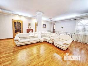 Дом 393м&sup2;, 3-этажный, участок 5 сот.  