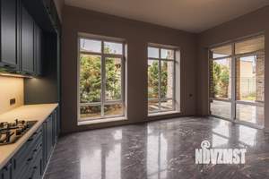 Дом 350м², 2-этажный, участок 15 сот.  
