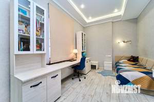 Дом 241м&sup2;, 3-этажный, участок 4 сот.  