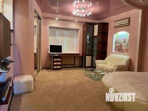 Дом 187м&sup2;, 2-этажный, участок 8 сот.  