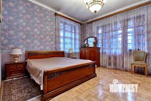 Дом 565м&sup2;, 2-этажный, участок 8 сот.  