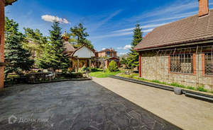 Дом 498м&sup2;, 2-этажный, участок 20 сот.  