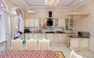 Дом 650м&sup2;, 5-этажный, участок 6 сот.  