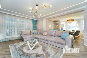 Дом 216м², 2-этажный, участок 10 сот.  
