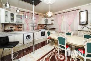 Дом 217м², 3-этажный, участок 4 сот.  