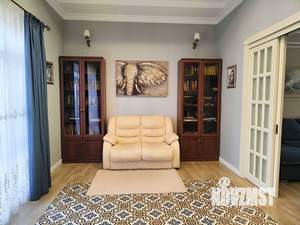 Дом 270м², 2-этажный, участок 12 сот.  