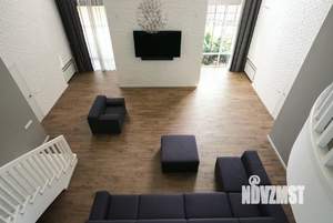 Дом 407м&sup2;, 2-этажный, участок 10 сот.  