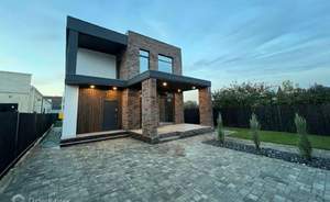 Дом 168м&sup2;, 2-этажный, участок 6 сот.  