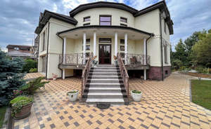 Дом 400м&sup2;, 2-этажный, участок 10 сот.  