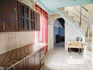 Дом 180м&sup2;, 2-этажный, участок 6 сот.  