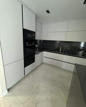 Дом 129м&sup2;, 3-этажный, участок 3 сот.  