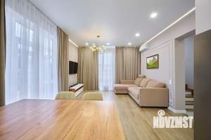 Дом 121м², 2-этажный, участок 4 сот.  