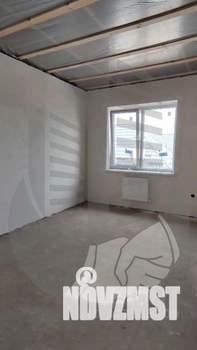 Дом 130м&sup2;, 2-этажный, участок 4 сот.  