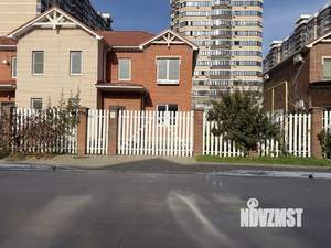 Таунхаус 190м&sup2;, 3-этажный, участок 3 сот.  