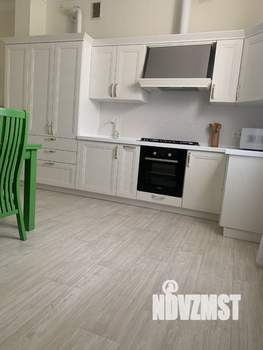 Дом 291м², 2-этажный, участок 8 сот.  