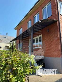 Дом 242м&sup2;, 2-этажный, участок 10 сот.  