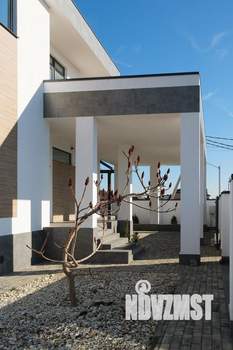 Дом 240м&sup2;, 3-этажный, участок 4 сот.  