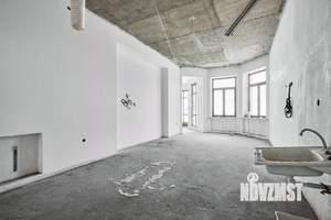 Дом 700м², 2-этажный, участок 10 сот.  
