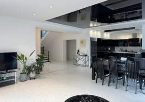 Дом 400м², 2-этажный, участок 35 сот.  