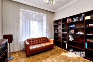 Дом 234м², 2-этажный, участок 4 сот.  