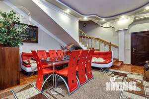 Дом 470м², 3-этажный, участок 9 сот.  