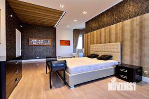 Дом 290м&sup2;, 2-этажный, участок 8 сот.  