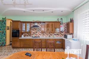 Дом 240м², 2-этажный, участок 6 сот.  