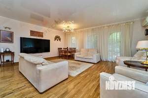 Дом 140м&sup2;, 3-этажный, участок 3 сот.  