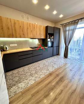 Дом 118м&sup2;, 2-этажный, участок 4 сот.  