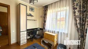 Дом 270м², 3-этажный, участок 4 сот.  