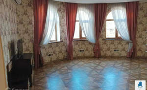 Дом 567м&sup2;, 3-этажный, участок 8 сот.  