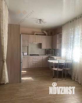 Дом 226м², 2-этажный, участок 4 сот.  