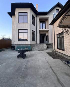 Дом 380м&sup2;, 2-этажный, участок 4 сот.  