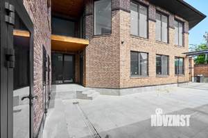 Дом 440м&sup2;, 3-этажный, участок 6 сот.  