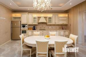 Дом 233м&sup2;, 3-этажный, участок 5 сот.  