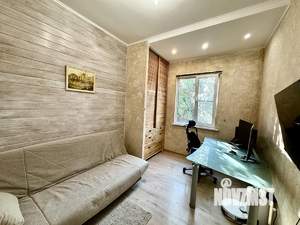Дом 170м², 3-этажный, участок 4 сот.  