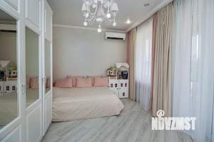 Дом 180м&sup2;, 2-этажный, участок 4 сот.  