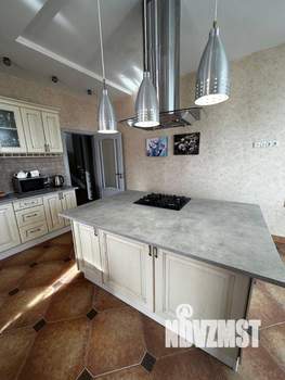 Дом 389м&sup2;, 3-этажный, участок 7 сот.  