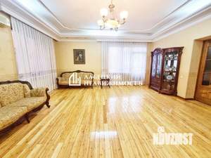 Дом 393м², 3-этажный, участок 5 сот.  