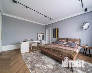 Дом 481м&sup2;, 2-этажный, участок 8 сот.  