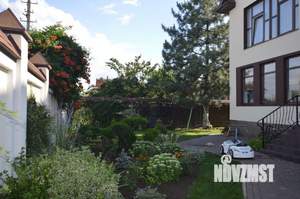 Дом 300м&sup2;, 2-этажный, участок 6 сот.  