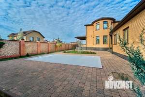 Дом 252м&sup2;, 2-этажный, участок 8 сот.  