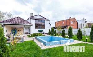 Дом 304м&sup2;, 3-этажный, участок 10 сот.  