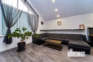 Дом 211м&sup2;, 3-этажный, участок 3 сот.  