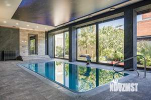 Дом 520м&sup2;, 2-этажный, участок 10 сот.  