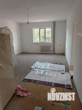 Дом 1000м&sup2;, 2-этажный, участок 12 сот.  