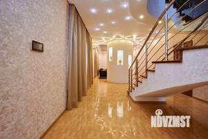 Коттедж 306м², 2-этажный, участок 4 сот.  